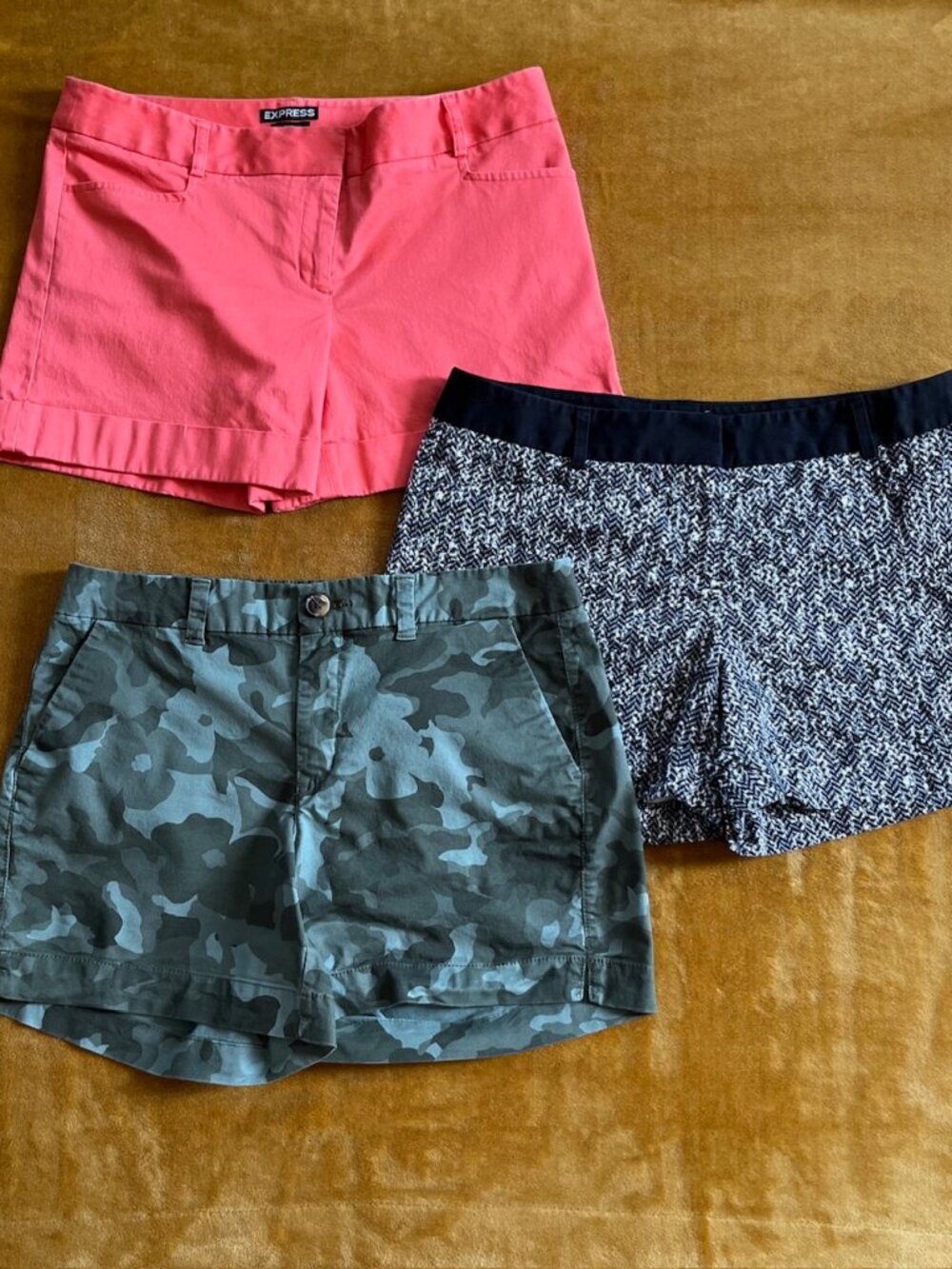 Express Editor Old Navy Shorts Bundle Women sz 8 Lot of 3 Pink Black /White Camo